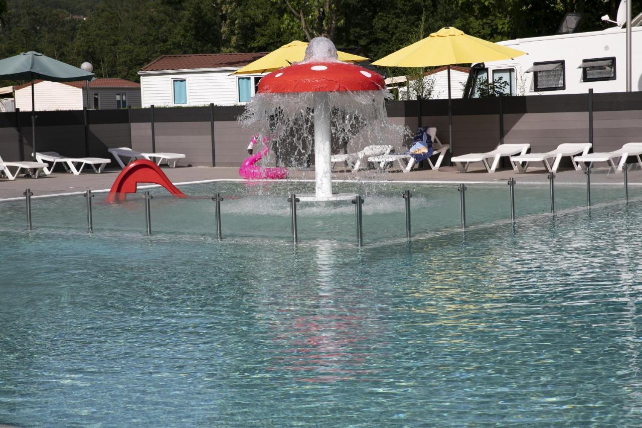 Camping Du Lac Foix Exterior foto