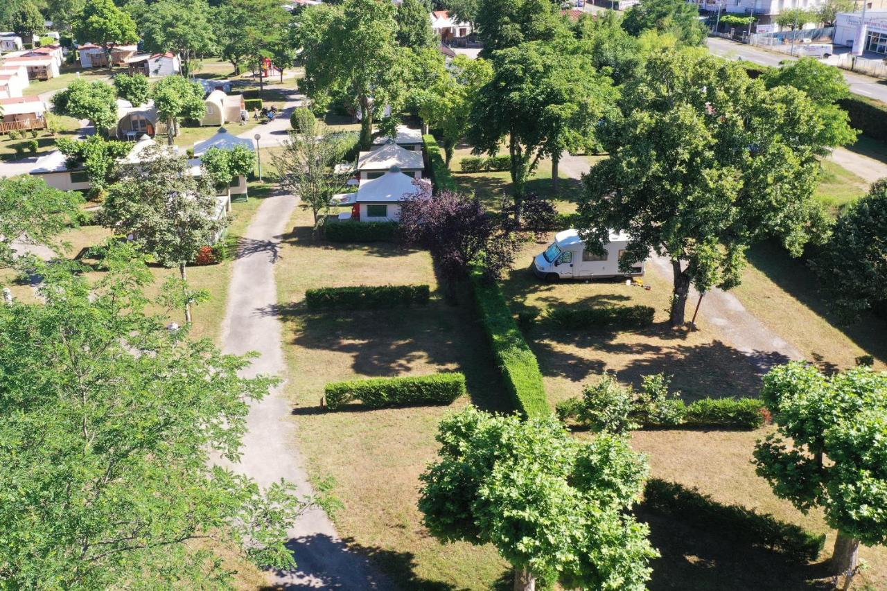 Camping Du Lac Foix Exterior foto